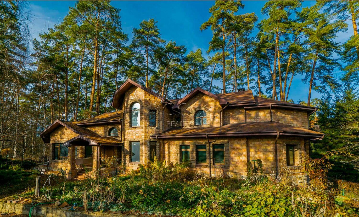 3-этажный коттедж 1 170 м² без отделки