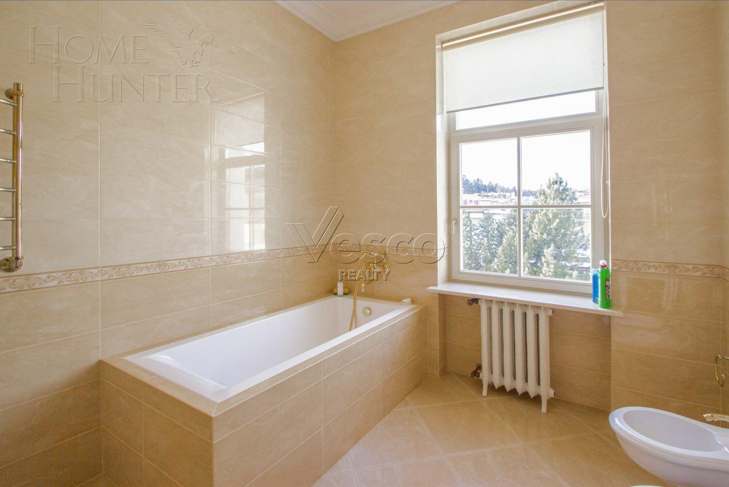 2-этажный коттедж 3 000 м² с отделкой