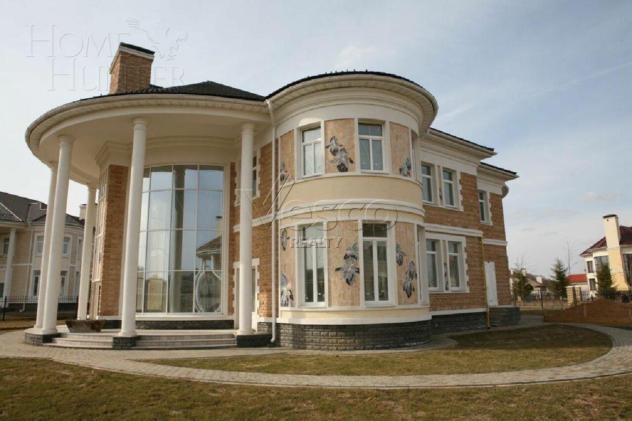 2-этажный коттедж 556.33 м² без отделки