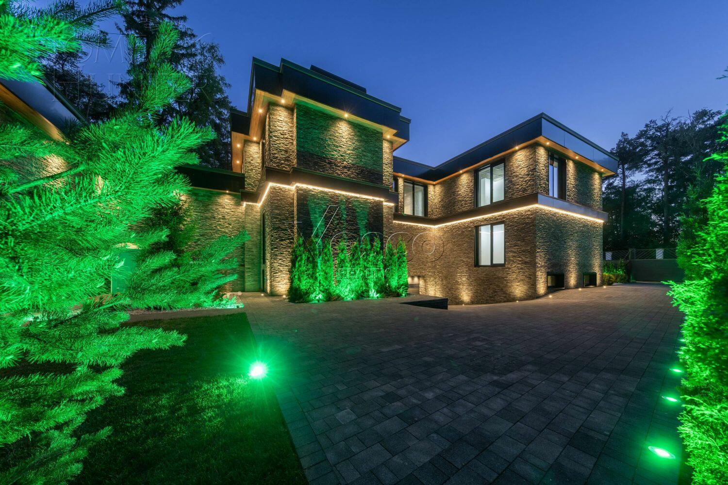 2-этажный коттедж 1 700 м² без отделки