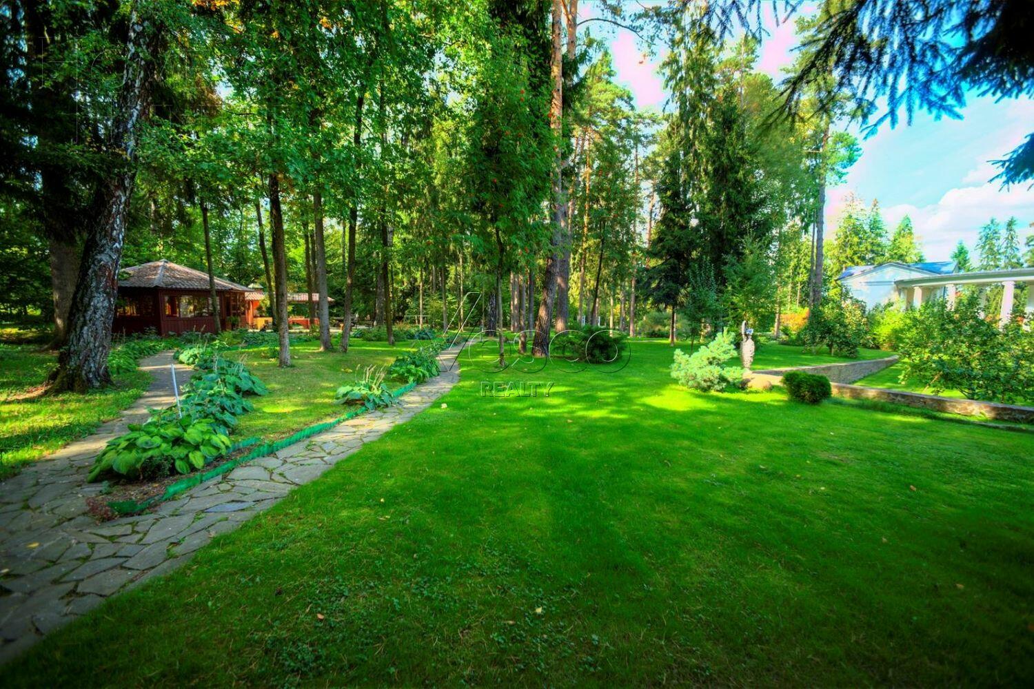 3-этажный коттедж 2 000 м² с отделкой