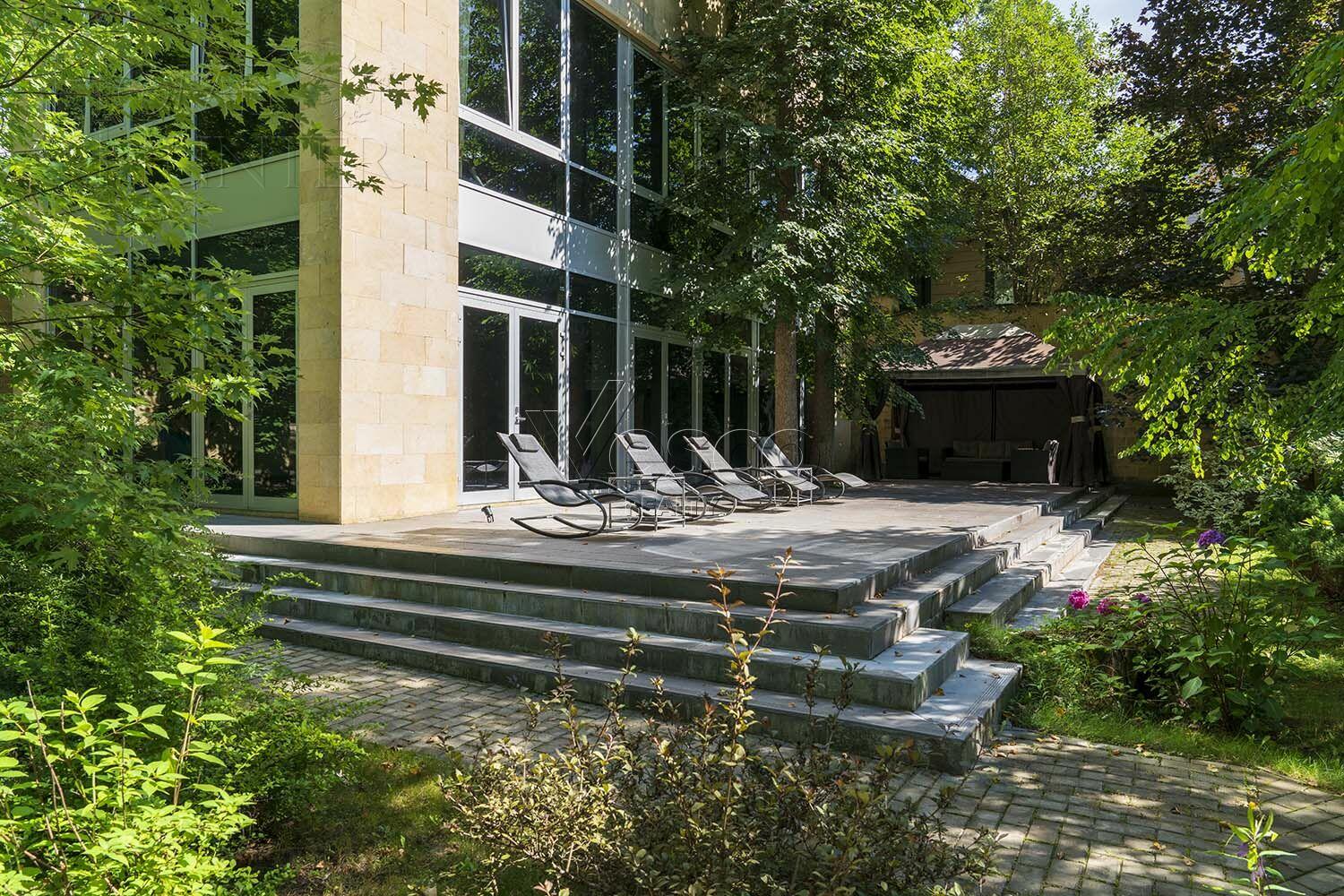 2-этажный коттедж 1 518 м² с отделкой