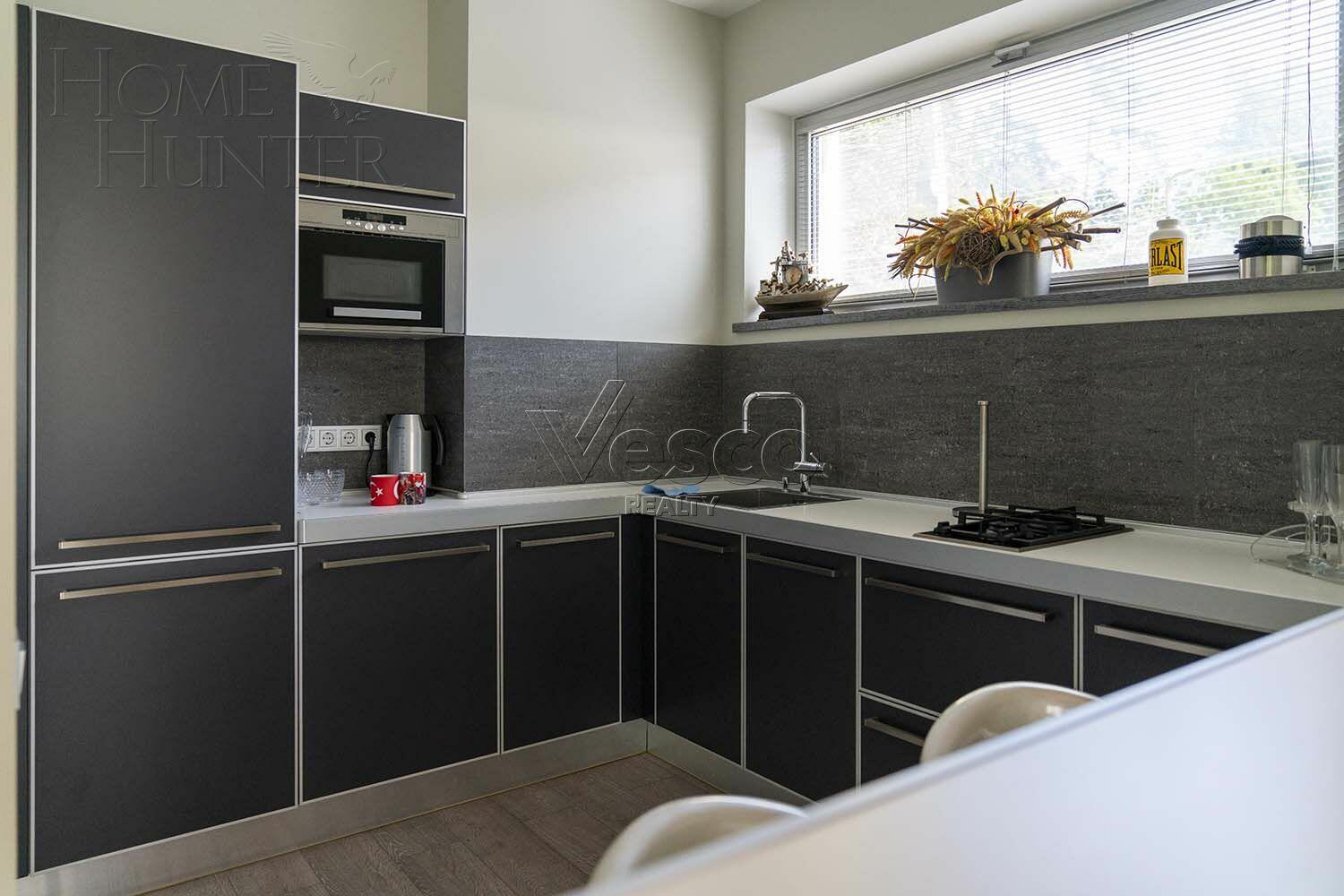 2-этажный коттедж 1 518 м² с отделкой