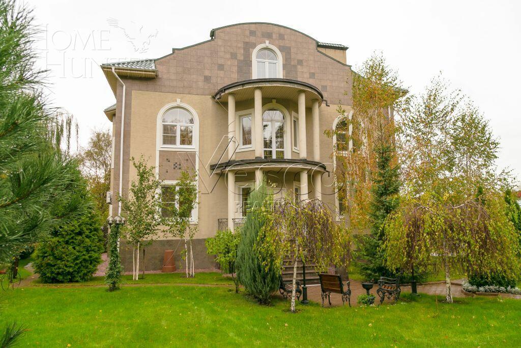 3-этажный коттедж 790 м² с отделкой