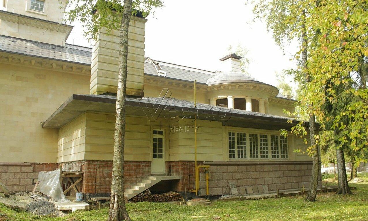 2-этажный коттедж 3 100 м² без отделки