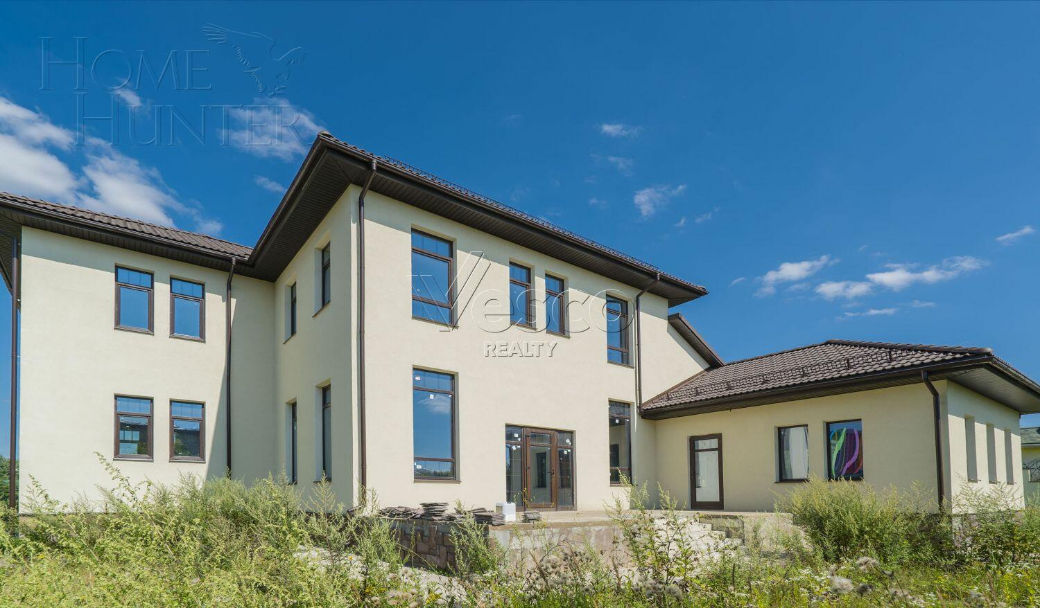 4-этажный коттедж 800 м² без отделки