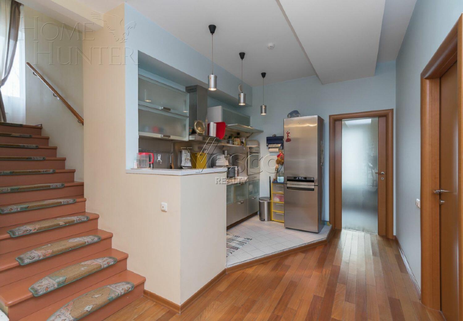 3-этажный коттедж 287 м² с отделкой