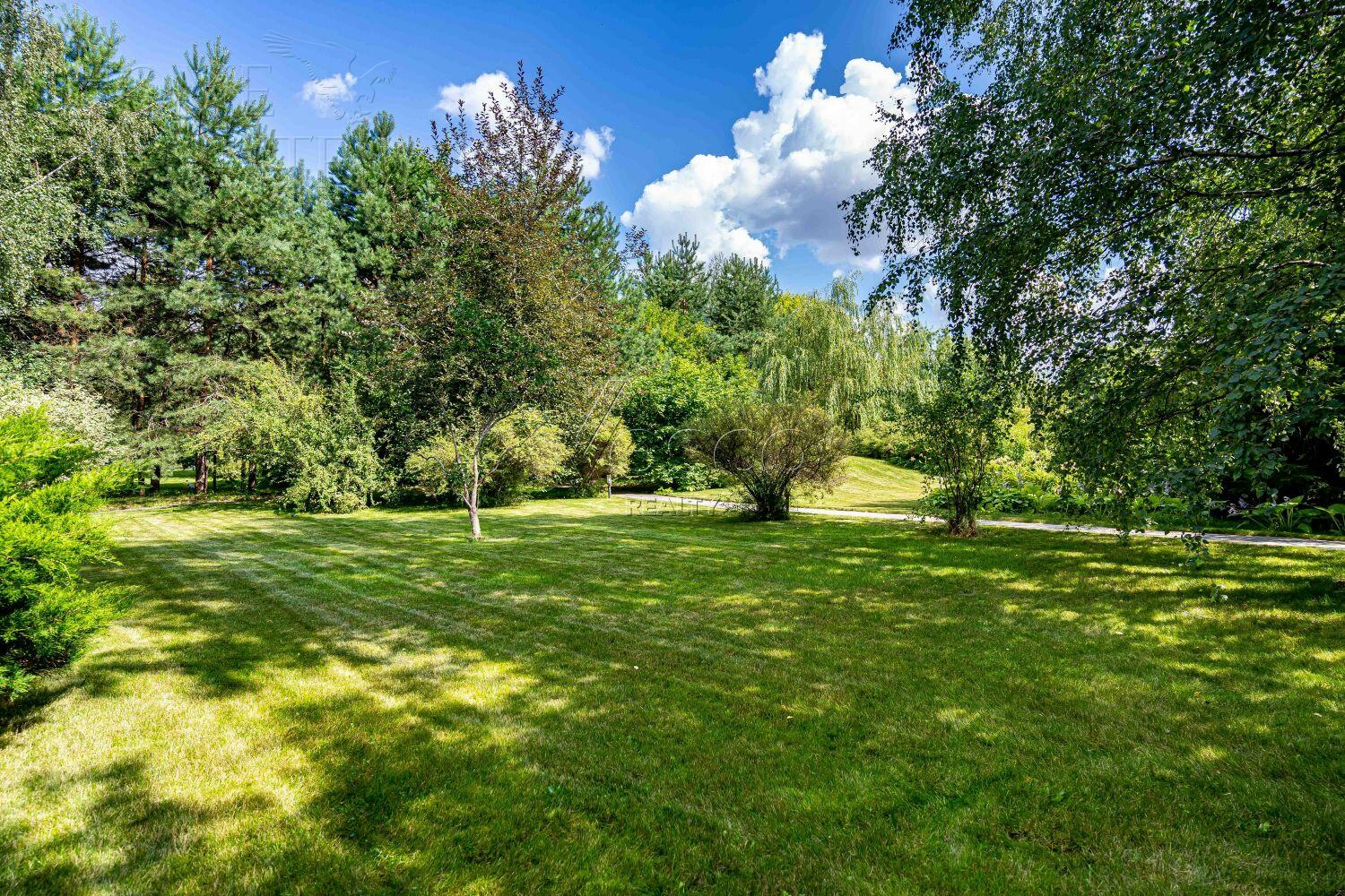 2-этажный коттедж 1 377 м² с отделкой