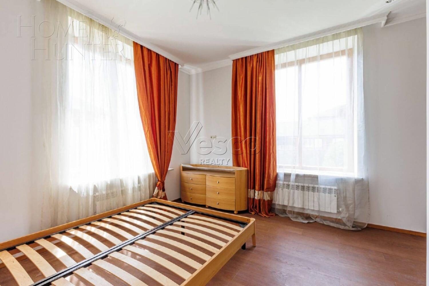 2-этажный коттедж 750 м² с отделкой