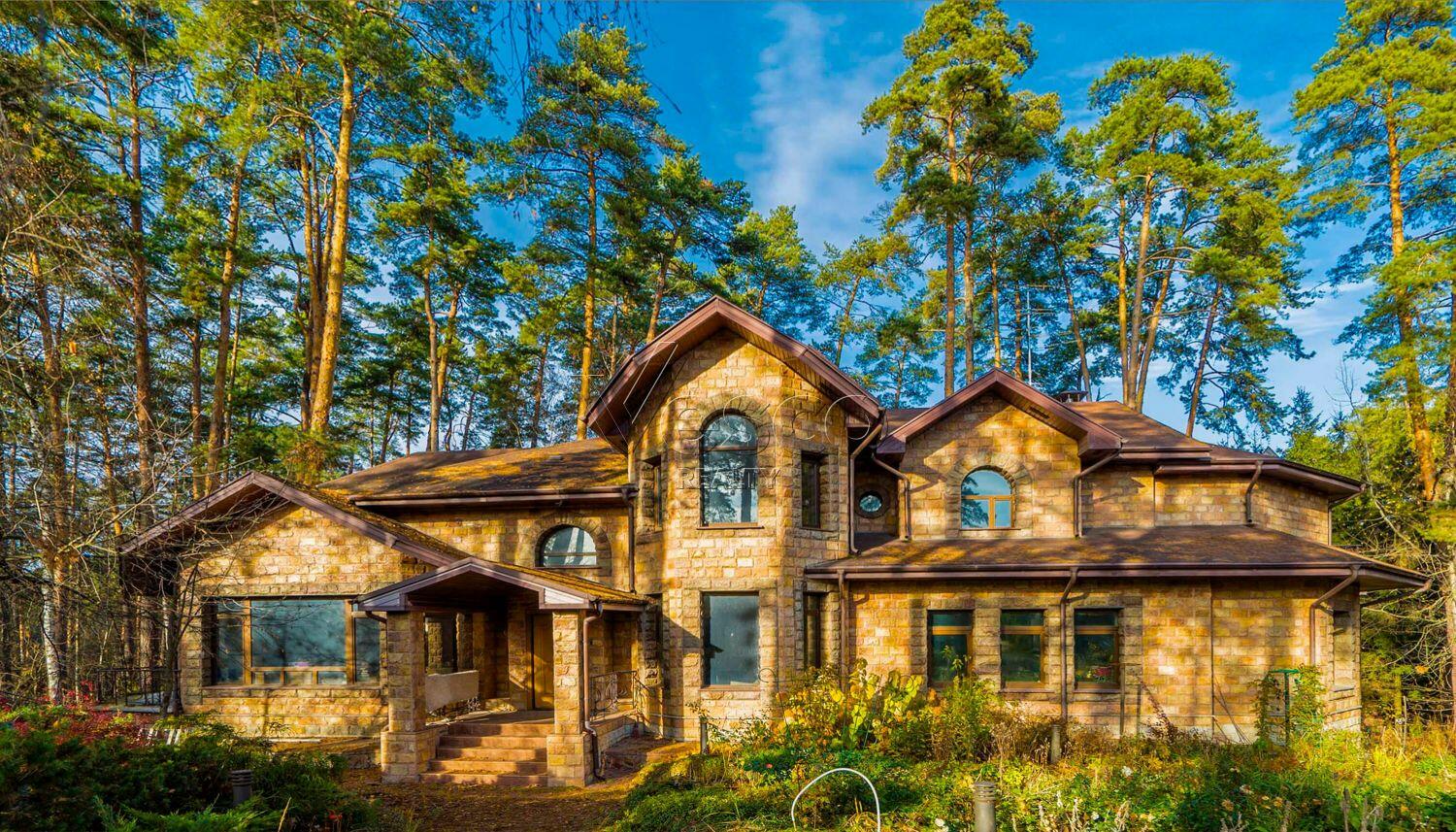 3-этажный коттедж 1 170 м² без отделки