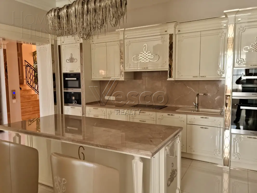 2-этажный коттедж 900 м² с отделкой