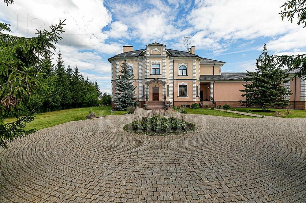 3-этажный коттедж 1 500 м² с отделкой