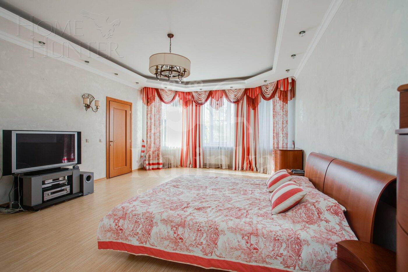 3-этажный коттедж 400 м² с отделкой