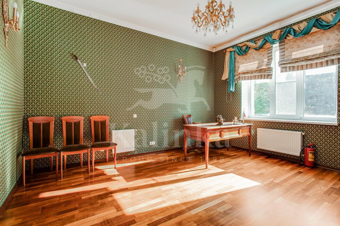 3-этажный коттедж 400 м² с отделкой