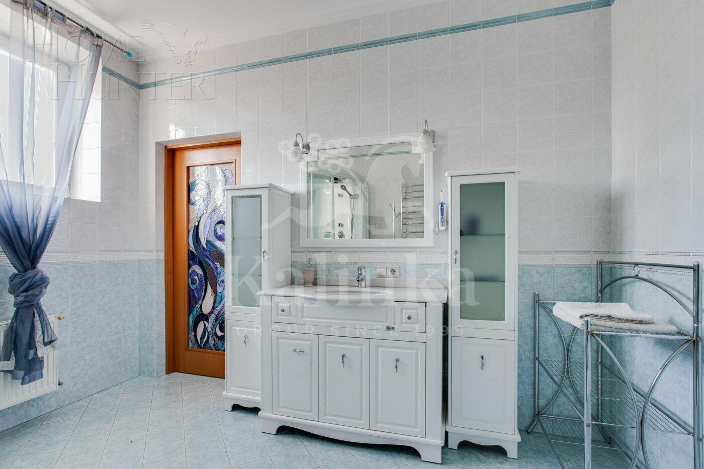 3-этажный коттедж 400 м² с отделкой