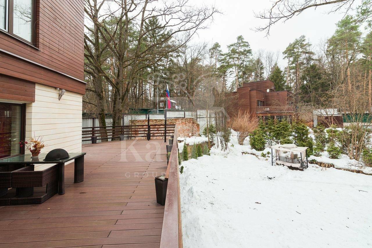 3-этажный коттедж 860 м² с отделкой