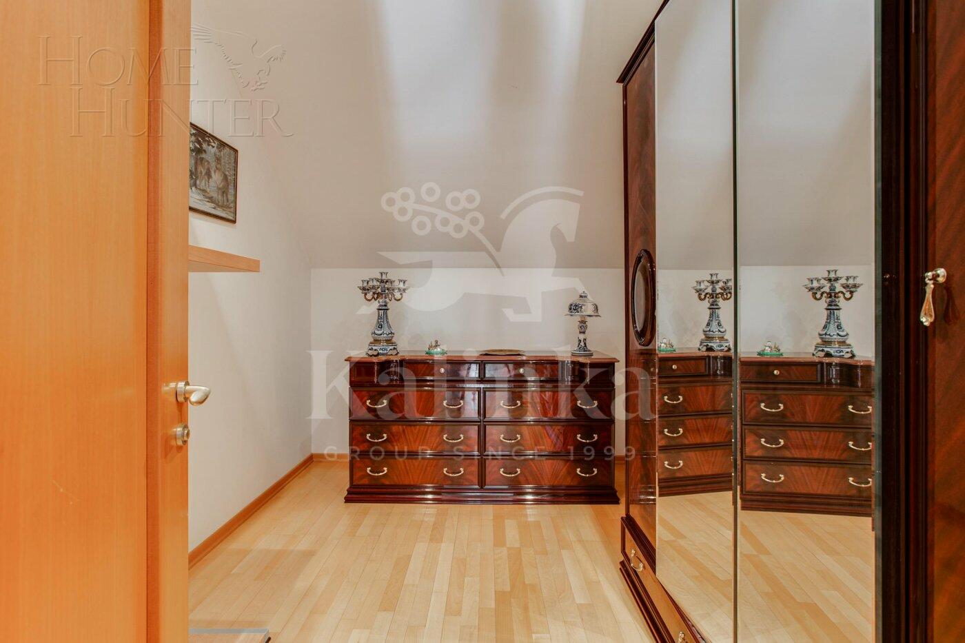 3-этажный коттедж 400 м² с отделкой