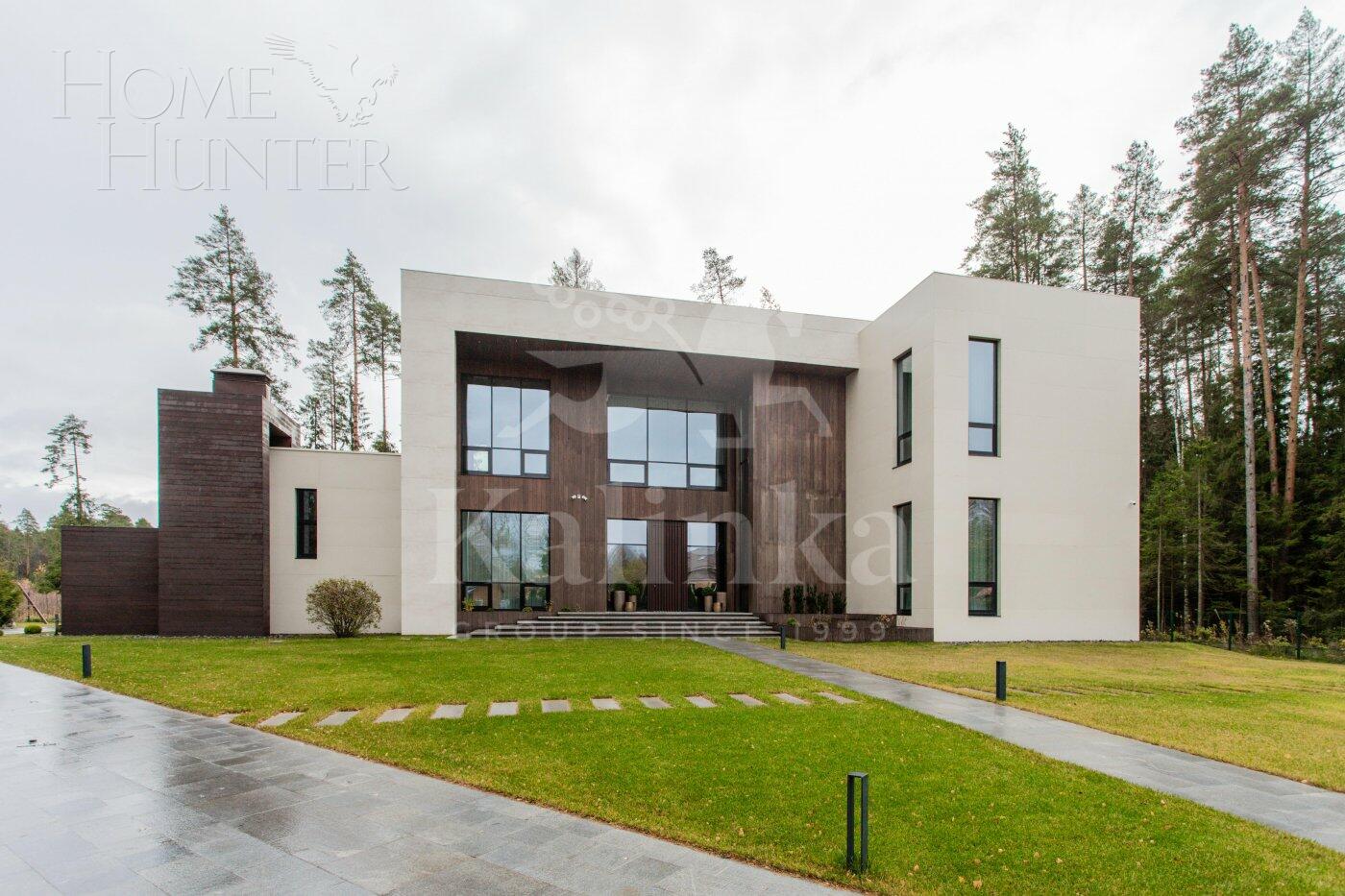 2-этажный коттедж 1 000 м² с отделкой