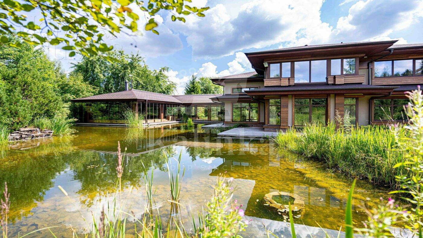 2-этажный коттедж 1 377 м² с отделкой