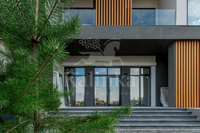 2-этажный коттедж 720 м² с отделкой