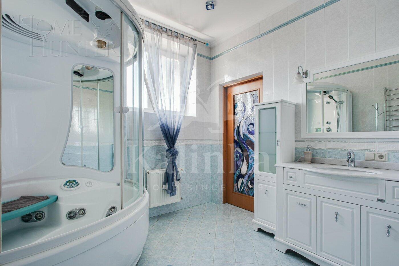 3-этажный коттедж 400 м² с отделкой