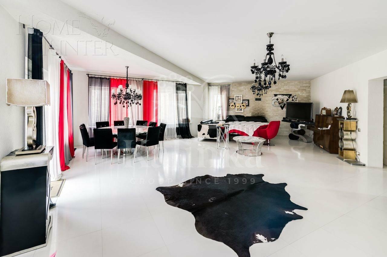 3-этажный коттедж 860 м² с отделкой