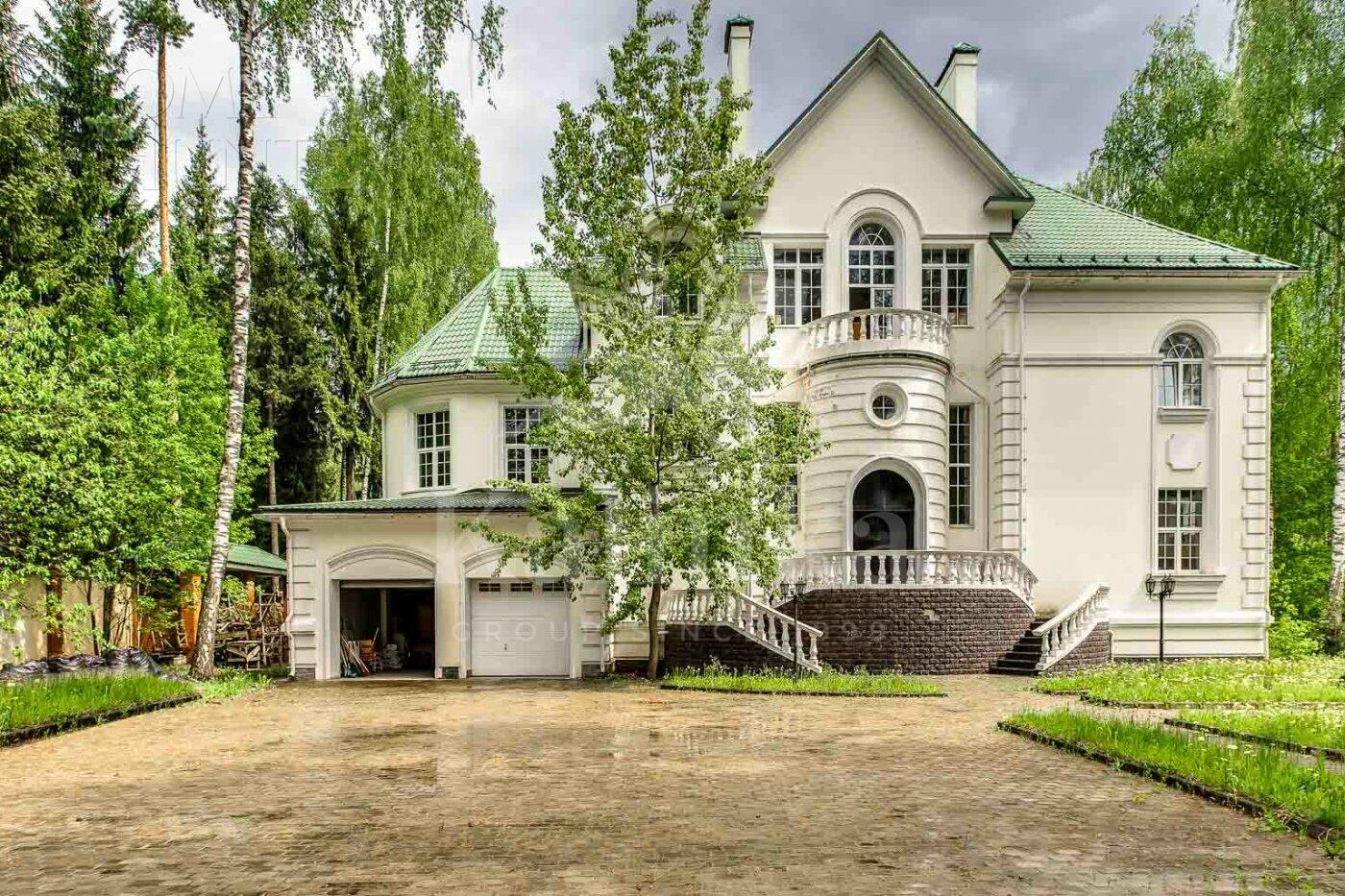 3-этажный коттедж 1 250 м² без отделки