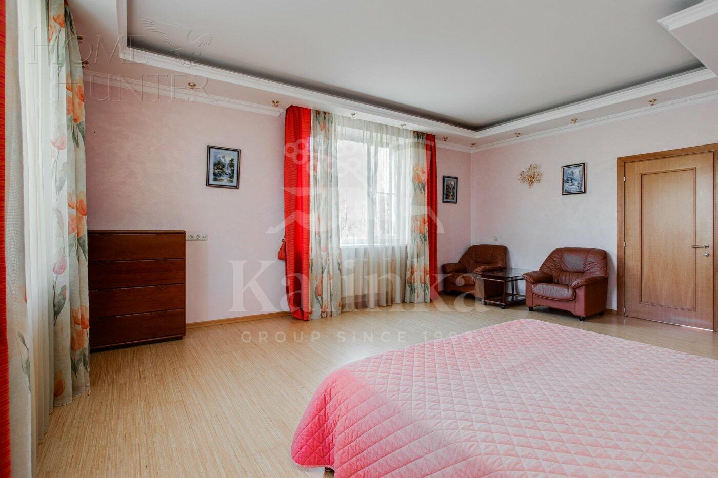 3-этажный коттедж 400 м² с отделкой