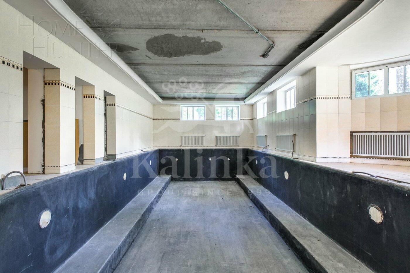 3-этажный коттедж 1 250 м² без отделки