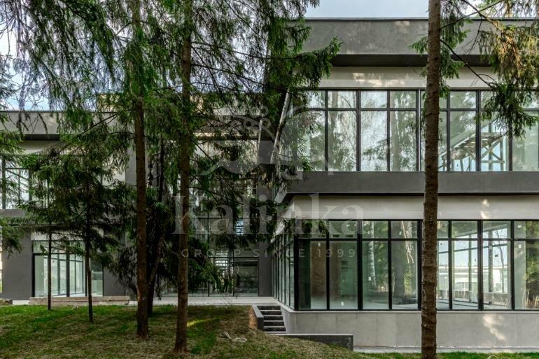 2-этажный коттедж 720 м² с отделкой