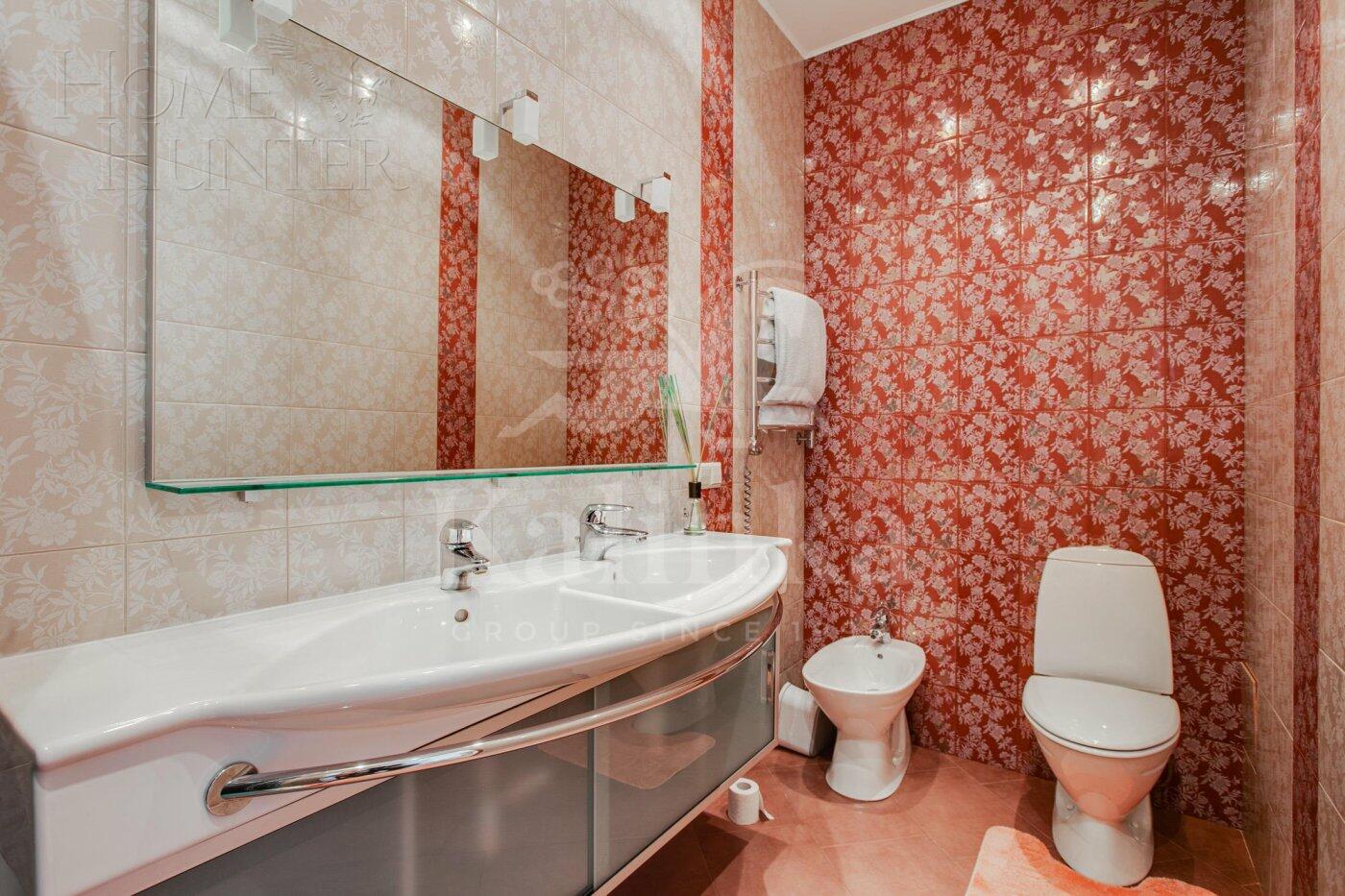 3-этажный коттедж 400 м² с отделкой