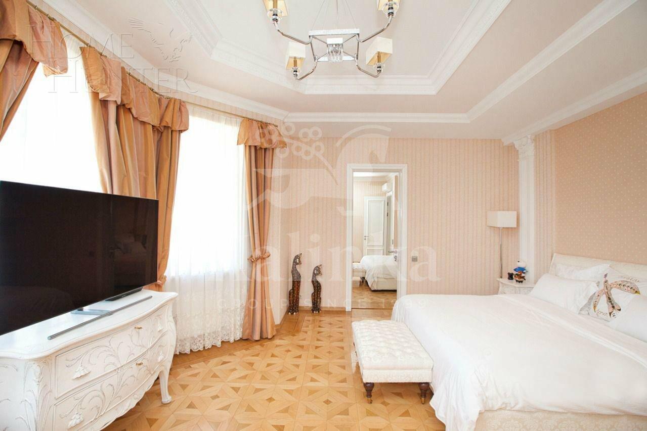 2-этажный коттедж 1 700 м² с отделкой