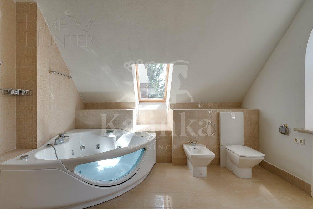 2-этажный коттедж 700 м² с отделкой