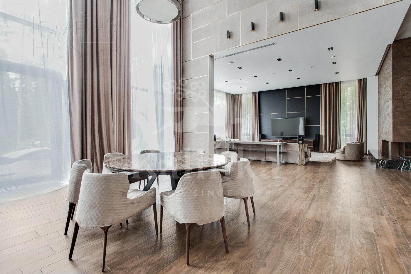 2-этажный коттедж 1 000 м² с отделкой