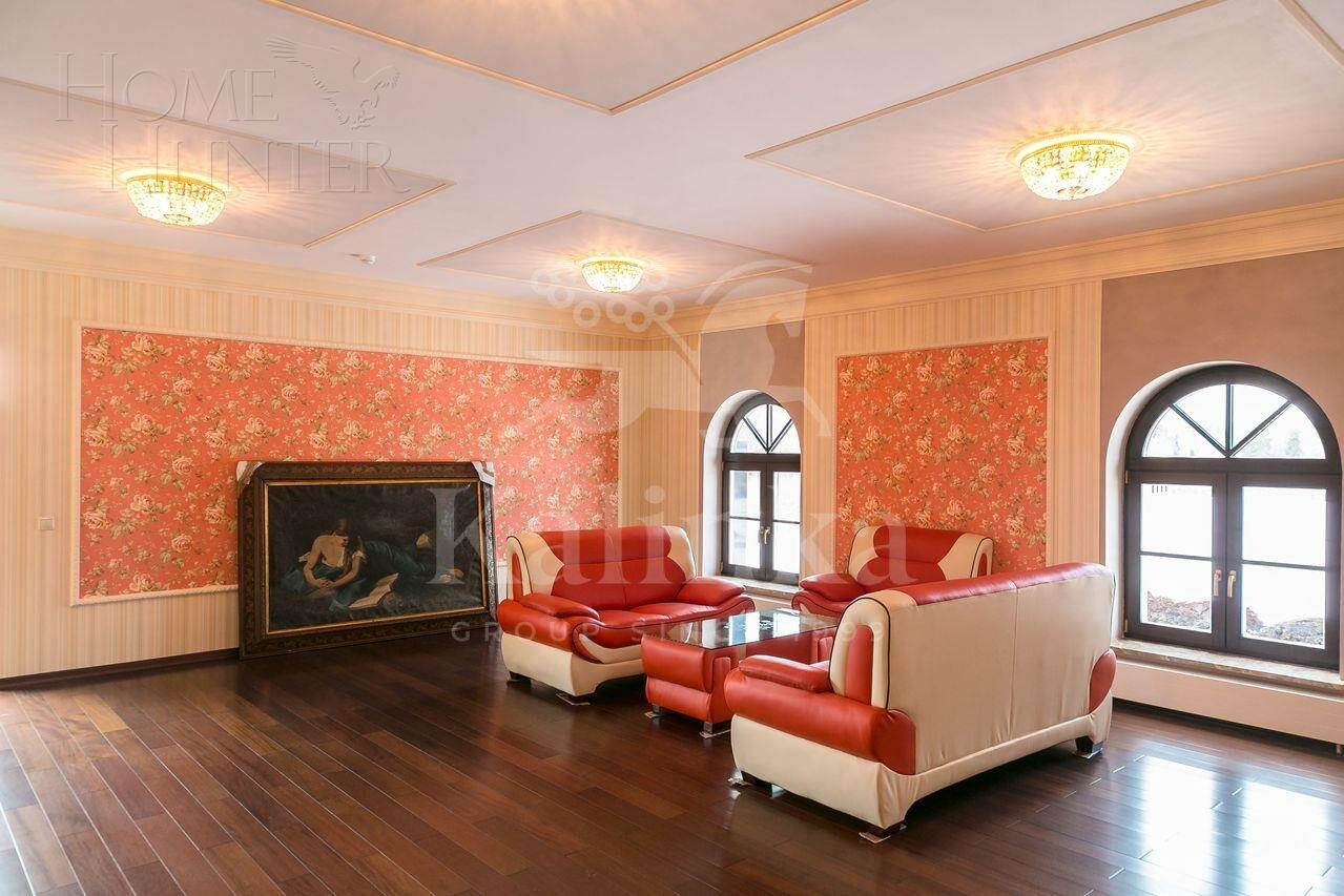 2-этажный коттедж 4 000 м² с отделкой