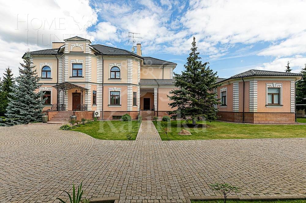 3-этажный коттедж 1 500 м² с отделкой