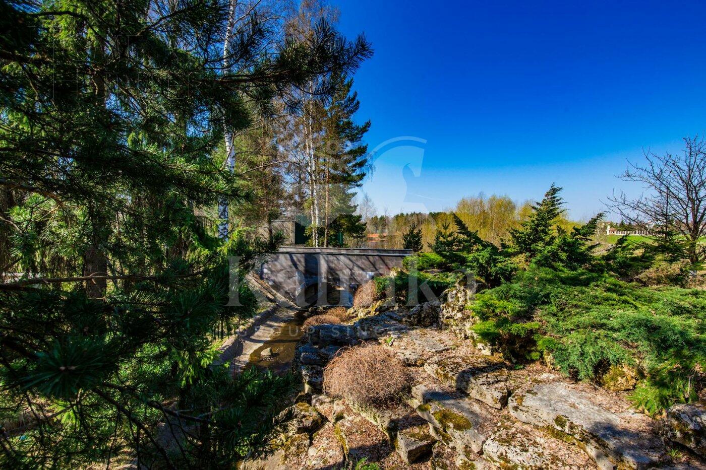 3-этажный коттедж 2 400 м² с отделкой