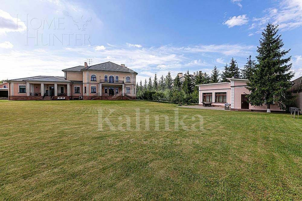 3-этажный коттедж 1 500 м² с отделкой