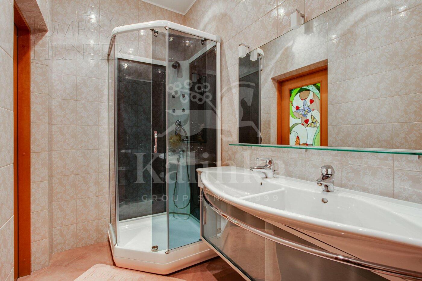 3-этажный коттедж 400 м² с отделкой