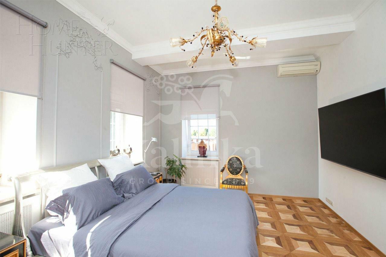 2-этажный коттедж 1 700 м² с отделкой