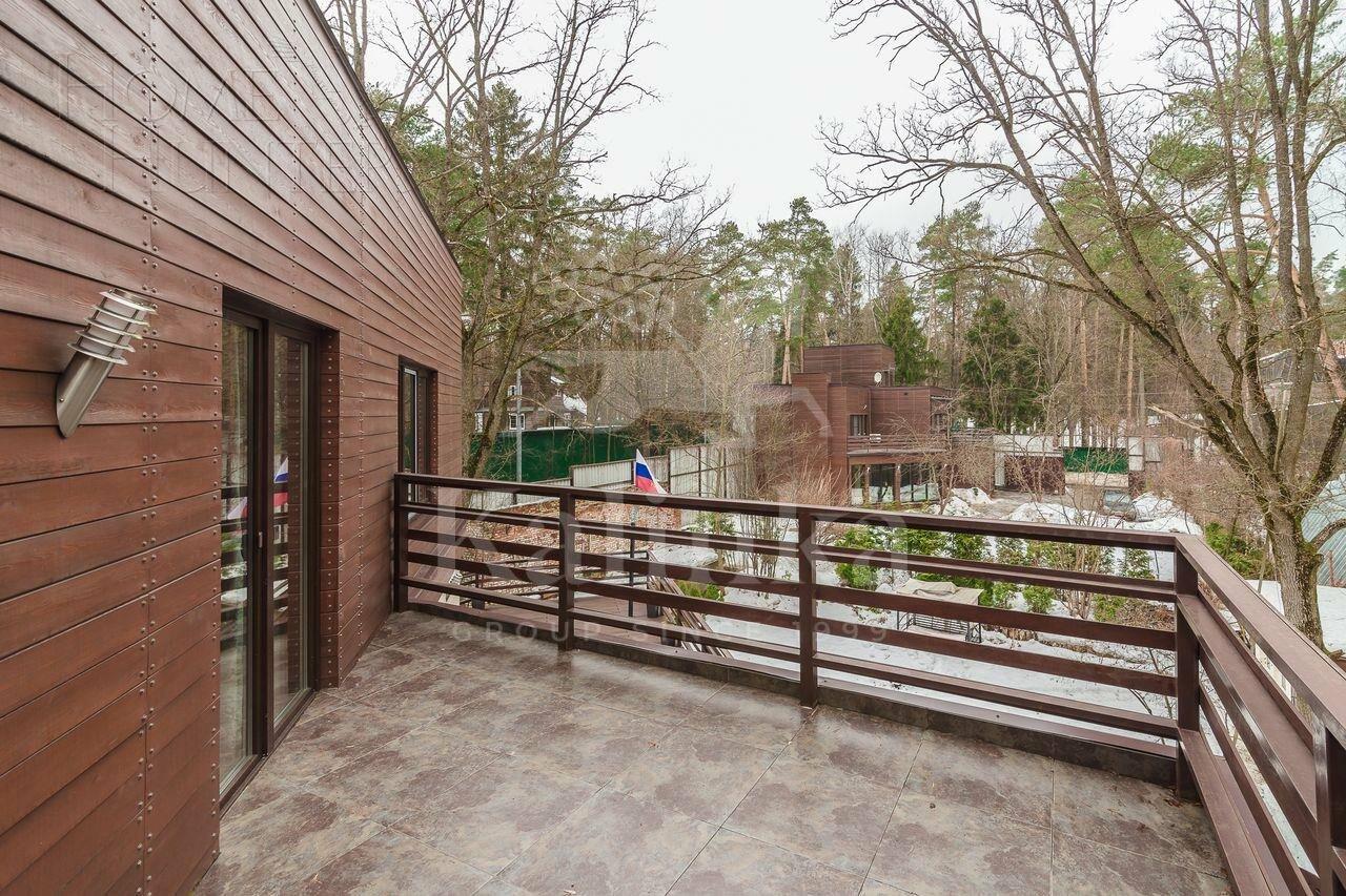 3-этажный коттедж 860 м² с отделкой