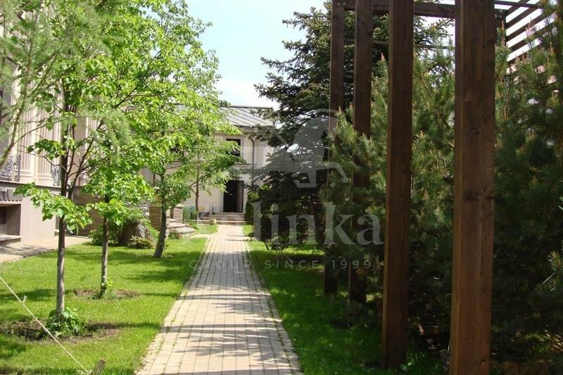 2-этажный коттедж 1 360 м² с отделкой