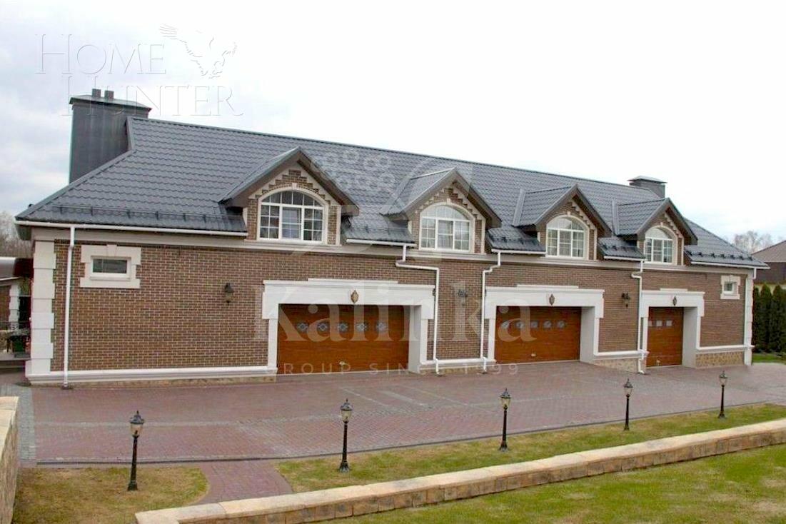 2-этажный коттедж 1 700 м² с отделкой