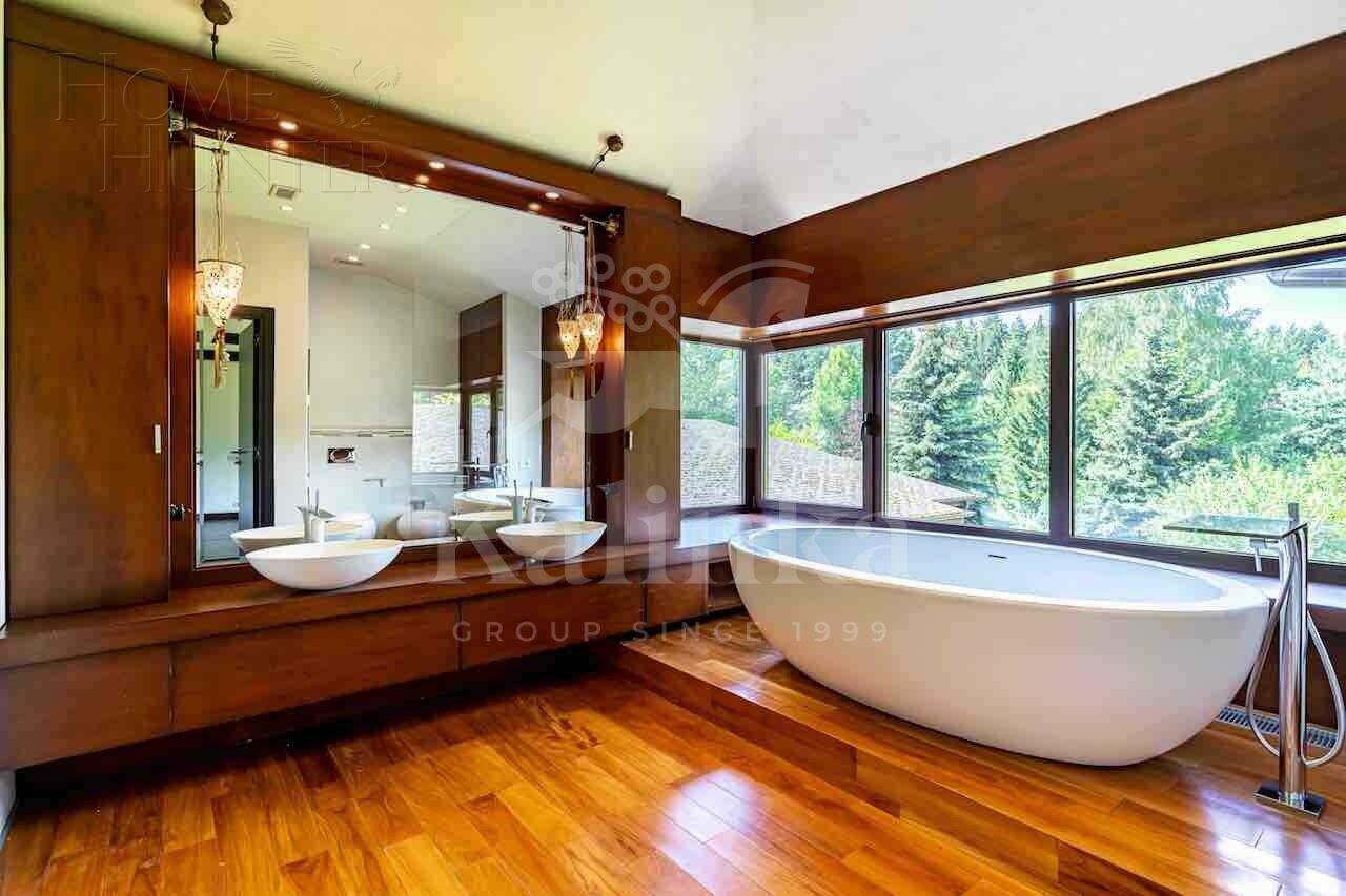 2-этажный коттедж 1 377 м² с отделкой