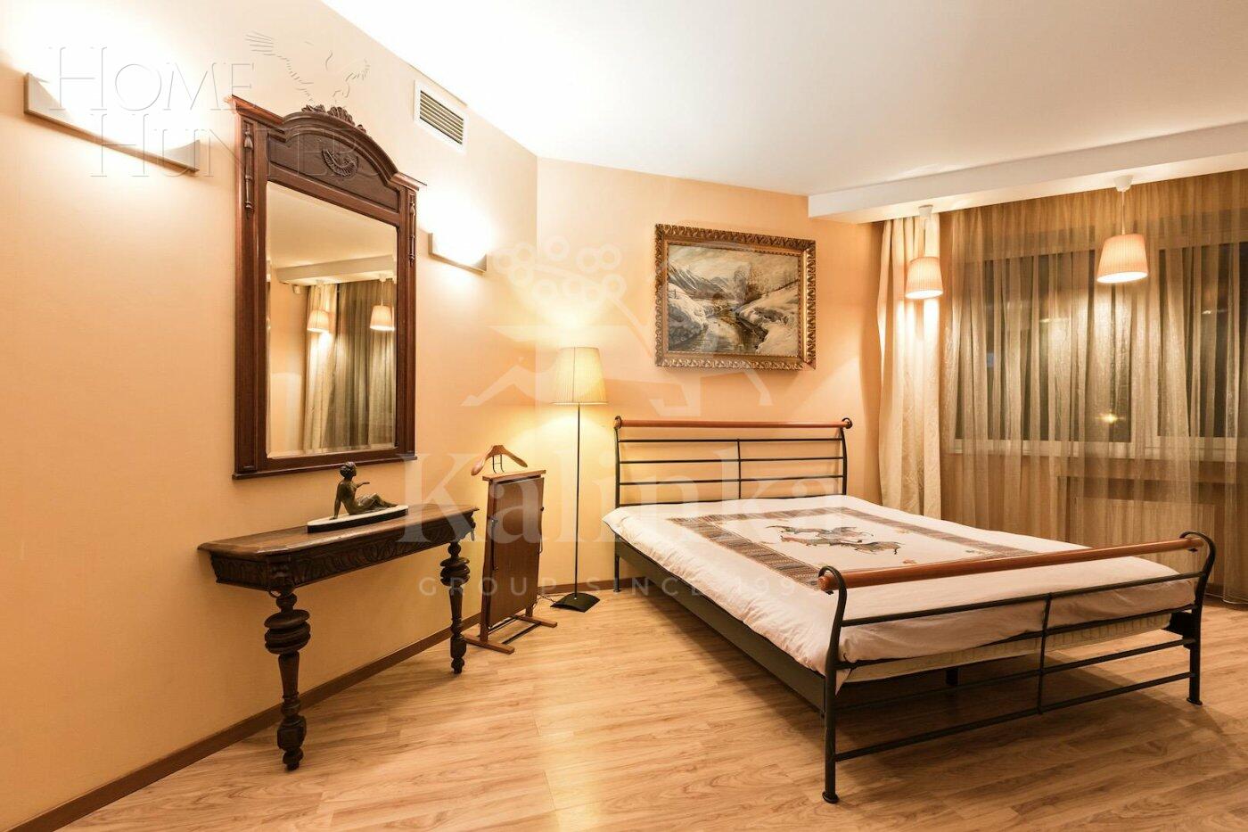 3-этажный коттедж 2 400 м² с отделкой