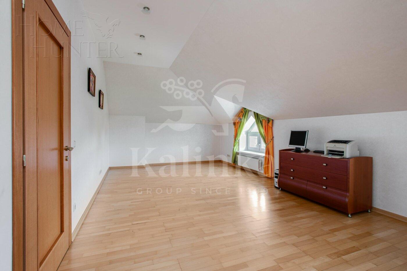 3-этажный коттедж 400 м² с отделкой