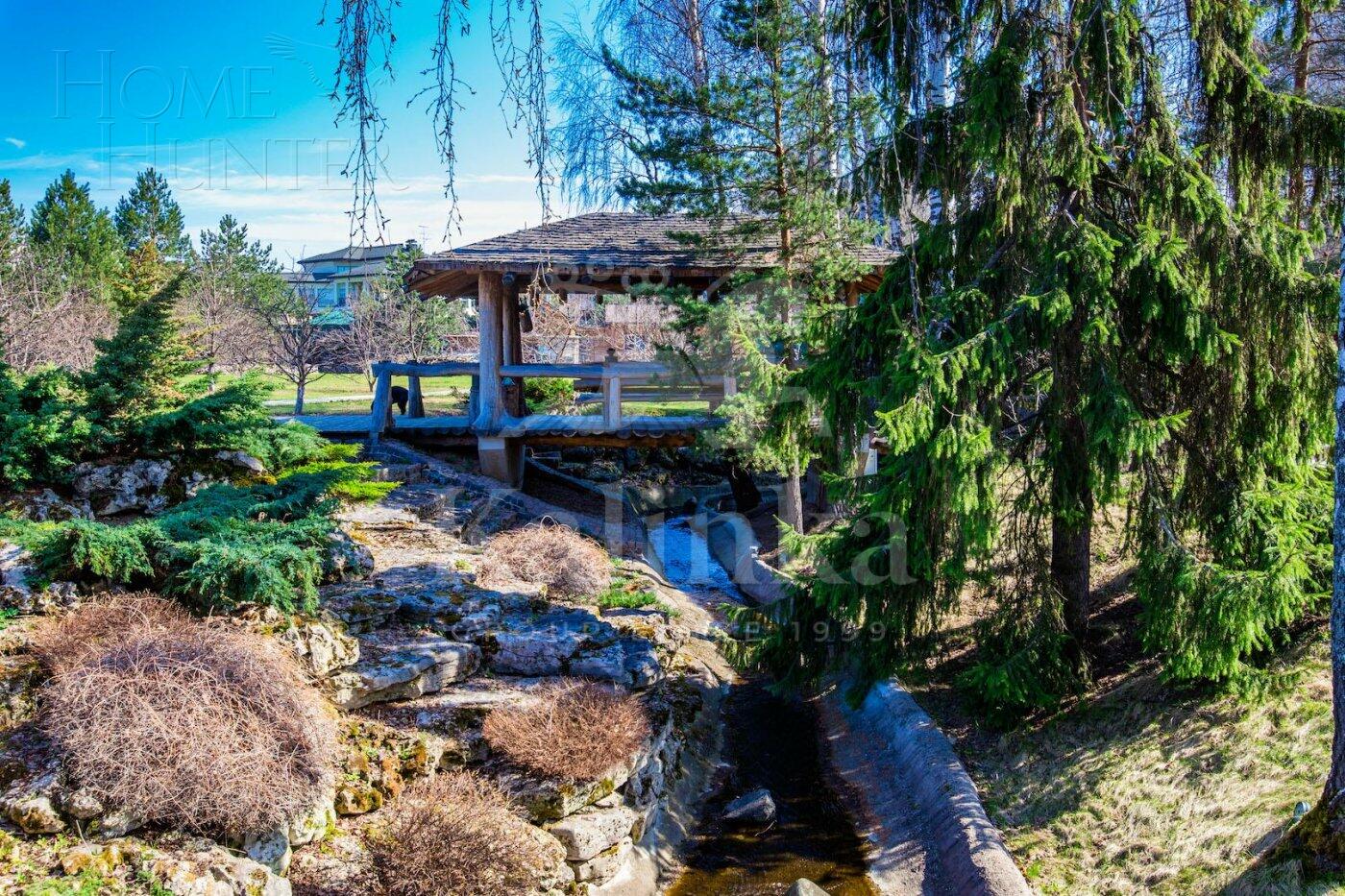 3-этажный коттедж 2 400 м² с отделкой