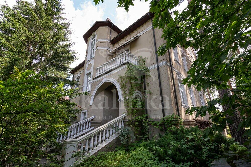 2-этажный коттедж 700 м² с отделкой