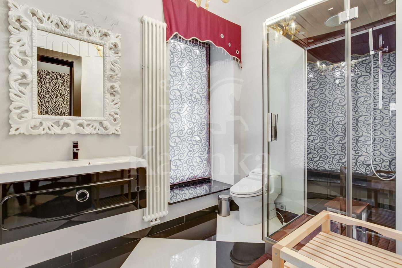 3-этажный коттедж 1 300 м² с отделкой