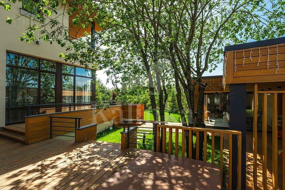2-этажный коттедж 590 м² с отделкой